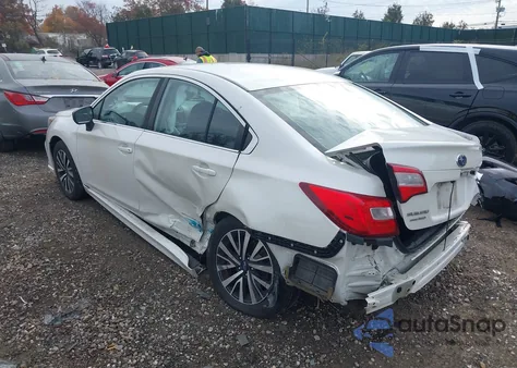 2018 Subaru Legacy 2.5I z USA, uszkodzony, nr VIN 4S3BNAB69J3020880